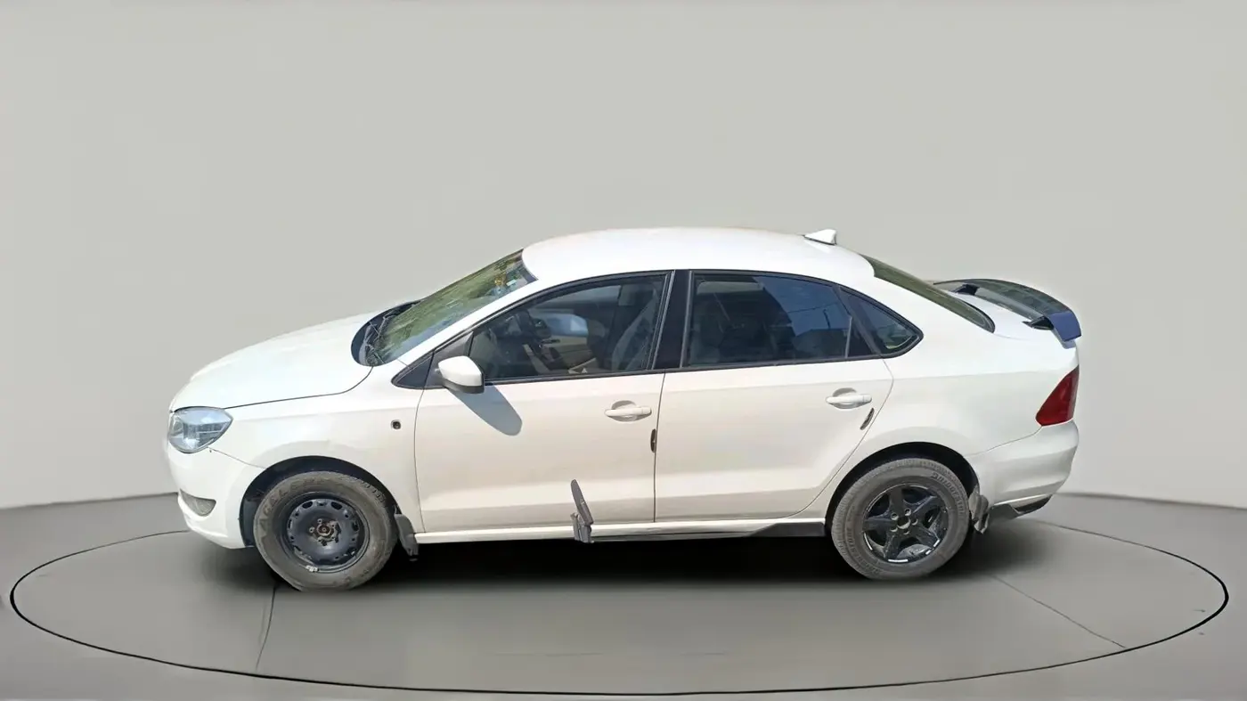 2014 Skoda Rapid AMBITION 1.6 TDI CR MT, Diesel, Manual, 99,482 km, exterior