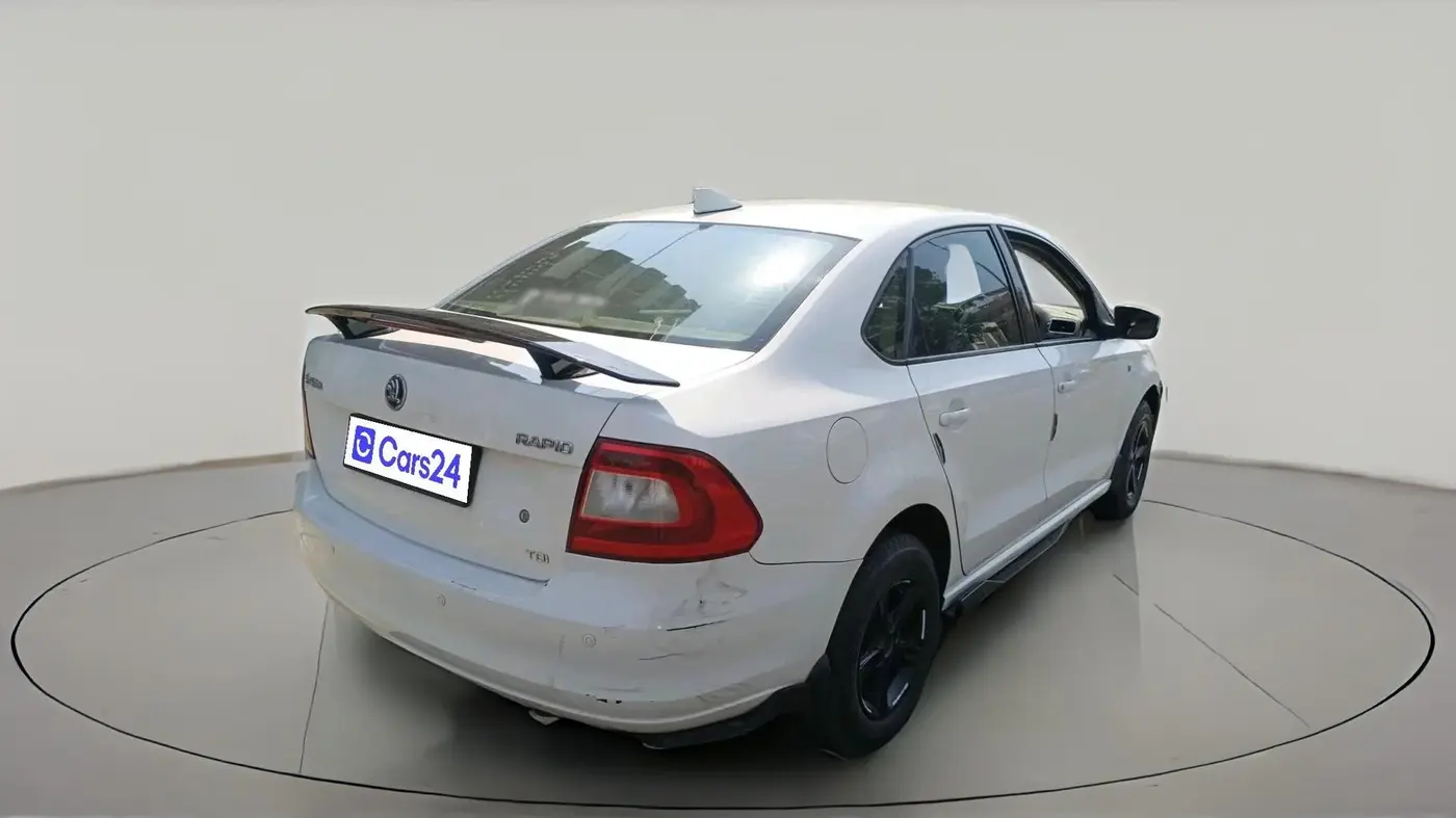 2014 Skoda Rapid AMBITION 1.6 TDI CR MT, Diesel, Manual, 99,482 km, exterior