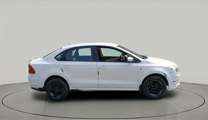 2014 Skoda Rapid AMBITION 1.6 TDI CR MT, Diesel, Manual, 99,482 km, exterior