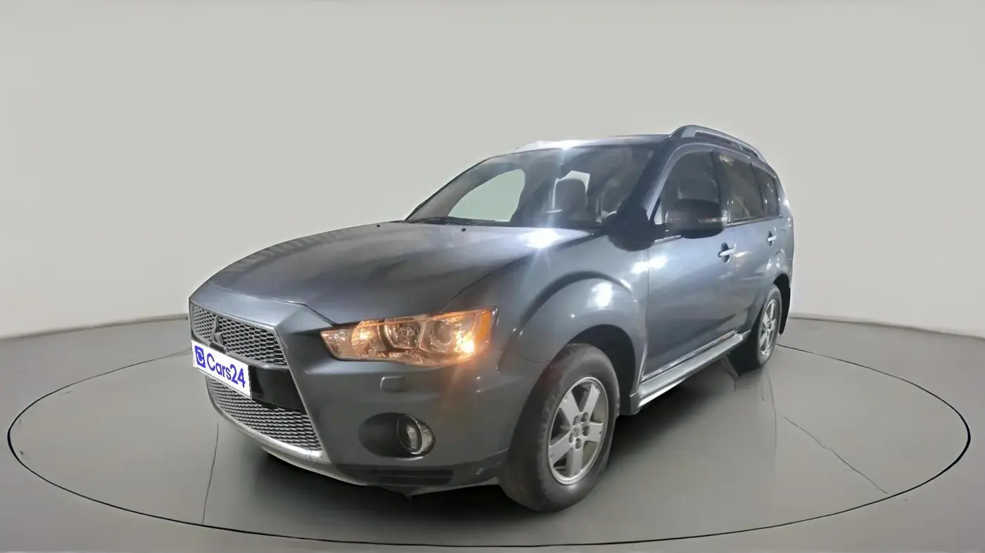 2011 Mitsubishi Outlander 2.4 MIVEC, Petrol, Automatic, 83,140 km, exterior