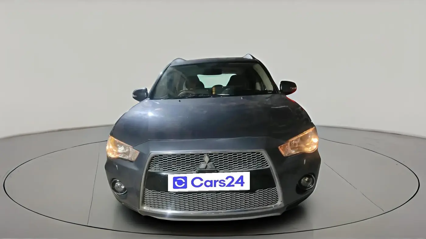 2011 Mitsubishi Outlander 2.4 MIVEC, Petrol, Automatic, 83,140 km, exterior