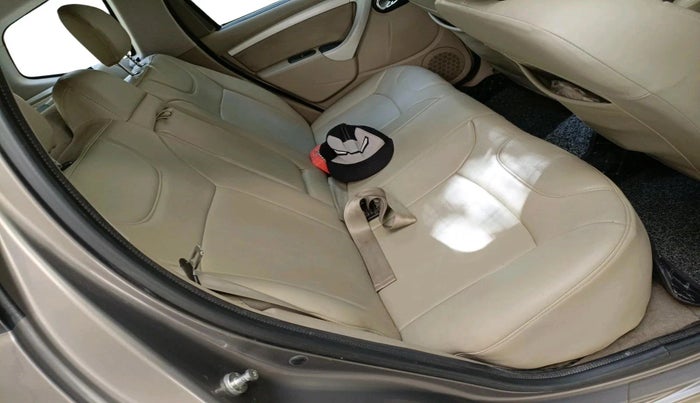 2016 Nissan Terrano XL D PLUS, Diesel, Manual, 94,832 km, interior