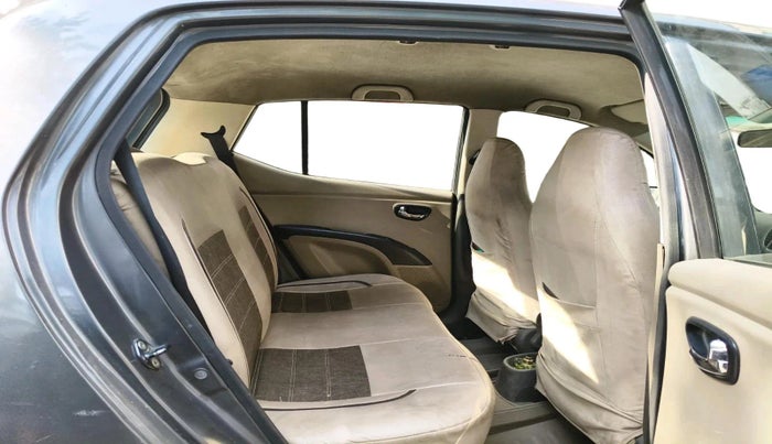 2011 Hyundai i10 MAGNA 1.2, CNG, Manual, 1,11,417 km, interior