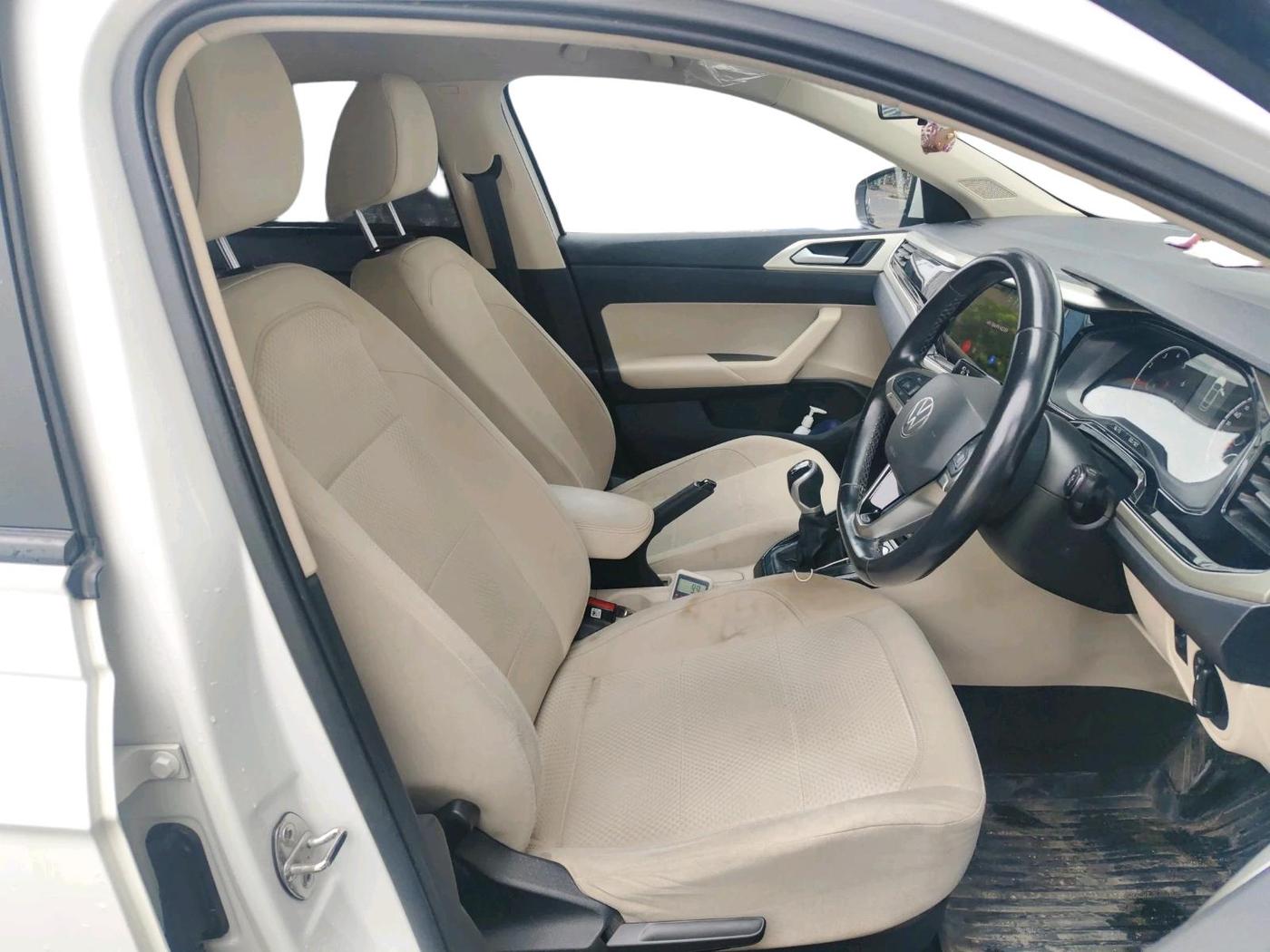 2024 Volkswagen VIRTUS HIGHLINE TSI 1.0 MT, Petrol, Manual, 39,064 km, interior