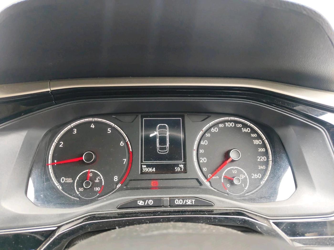 2024 Volkswagen VIRTUS HIGHLINE TSI 1.0 MT, Petrol, Manual, 39,064 km, interior