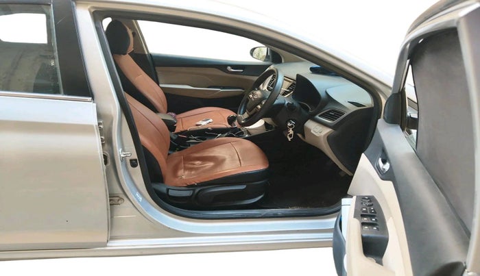 2017 Hyundai Verna 1.6 VTVT SX, Petrol, Manual, 54,231 km, interior