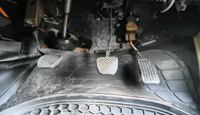 2017 Honda Amaze 1.2L I-VTEC S, Petrol, Manual, 1,16,726 km, interior