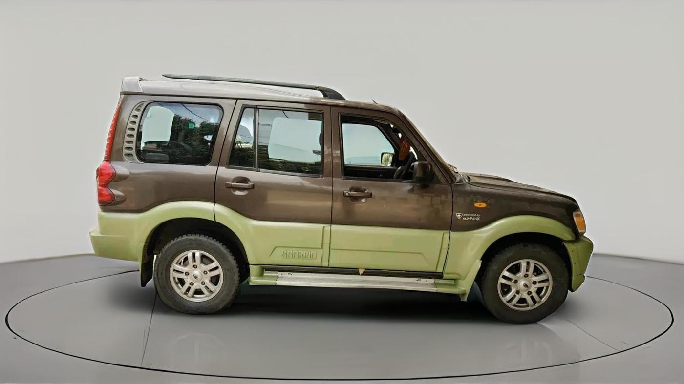 2013 Mahindra Scorpio VLX 2WD AIRBAG BS-III, Diesel, Manual, 3,30,950 km, exterior