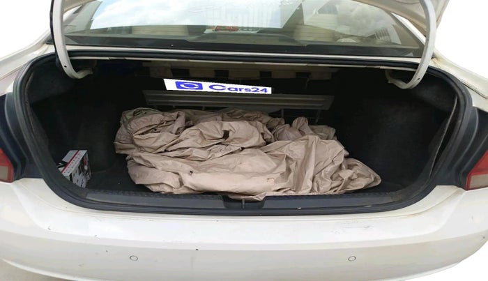 2012 Volkswagen Vento COMFORTLINE DIESEL 1.6, Diesel, Manual, 1,84,590 km, exterior