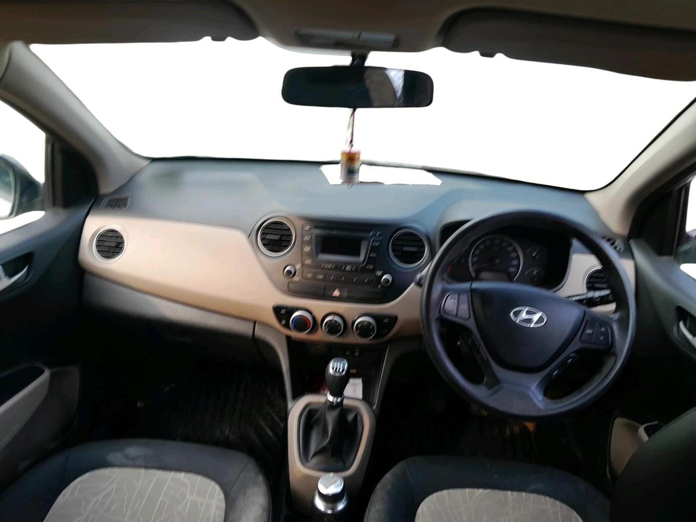 2016 Hyundai Grand i10 SPORTZ 1.2 KAPPA VTVT, Petrol, Manual, 63,256 km, interior