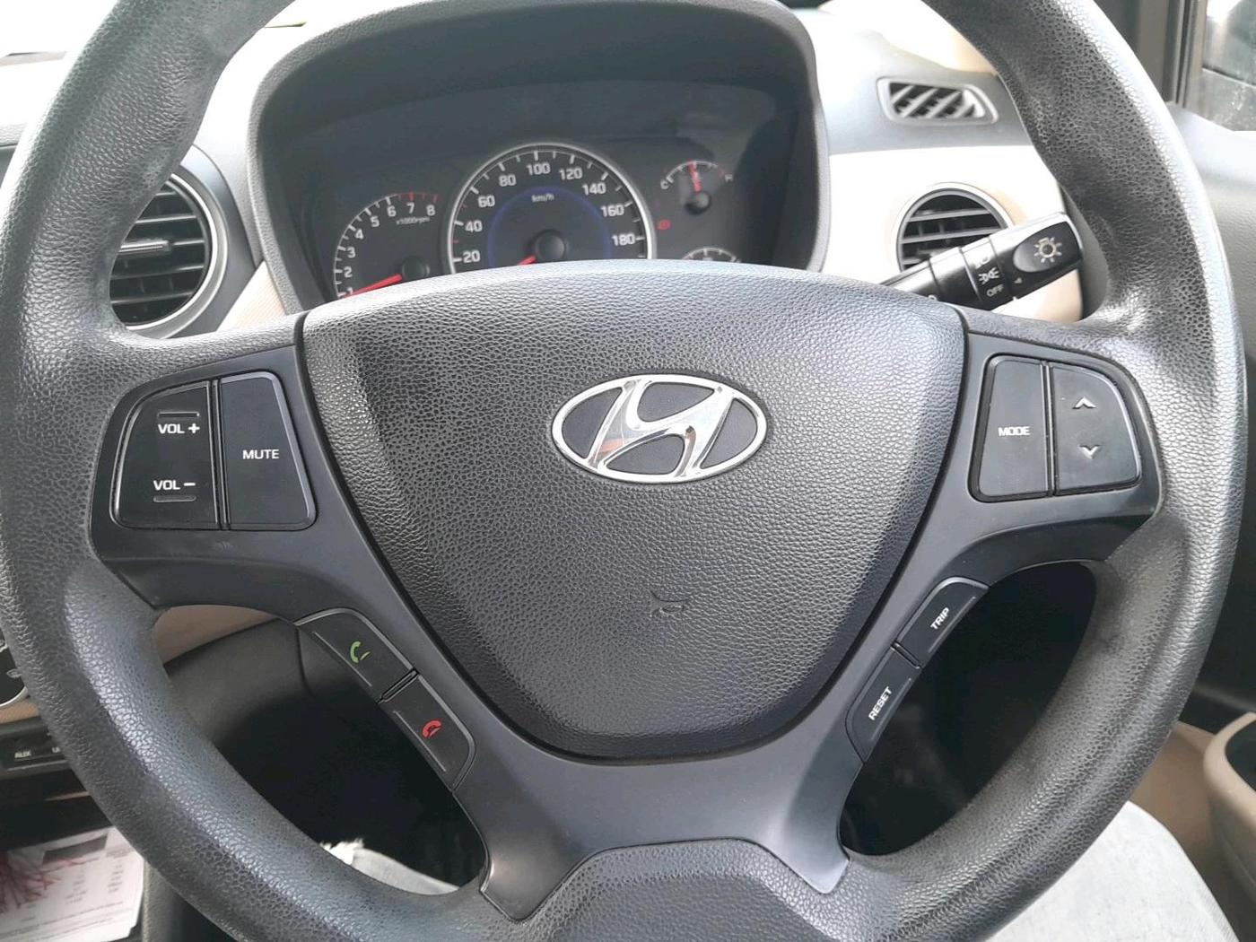2016 Hyundai Grand i10 SPORTZ 1.2 KAPPA VTVT, Petrol, Manual, 63,256 km, interior