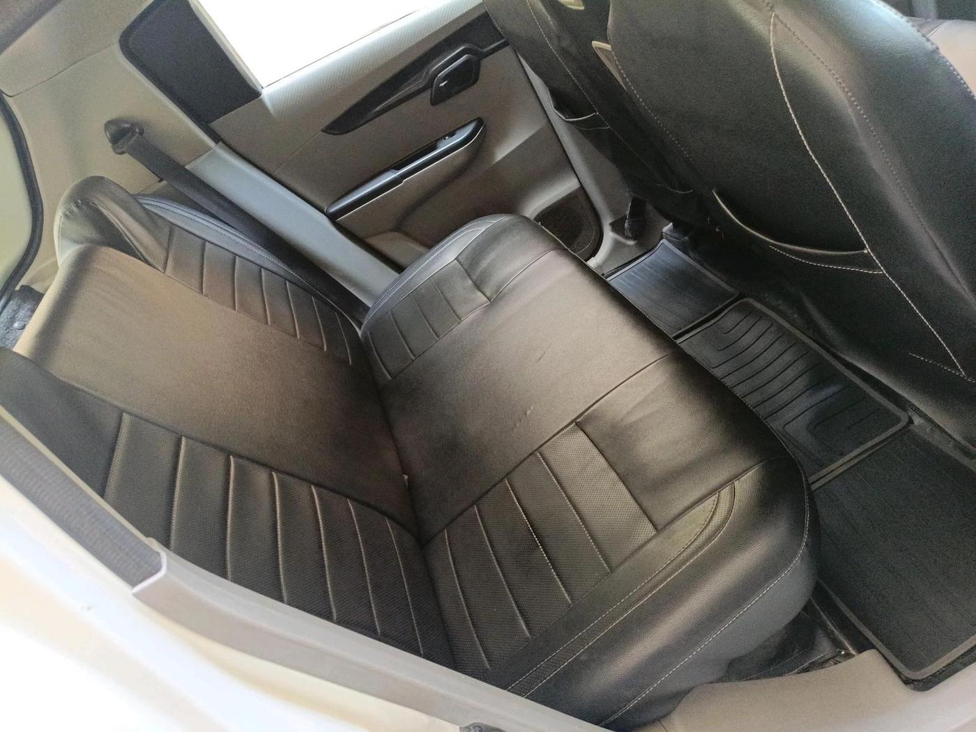 2016 Mahindra Kuv100 K4 D 6 STR, Diesel, Manual, 1,05,533 km, interior