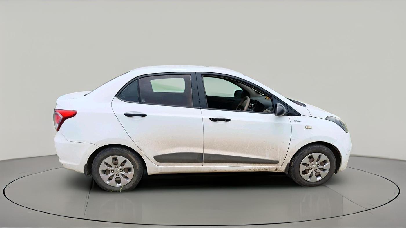 2014 Hyundai Xcent BASE 1.1, Diesel, Manual, 1,29,893 km, exterior