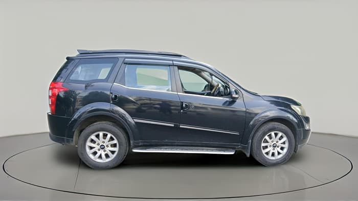 2017 Mahindra XUV500 W10, Diesel, Manual, 94,084 km, exterior