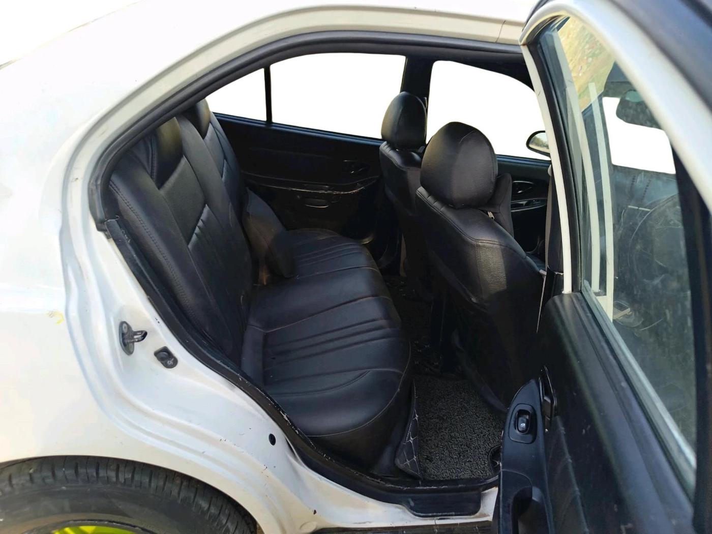 2013 Hyundai Accent GLE, CNG, Manual, 1,76,994 km, interior
