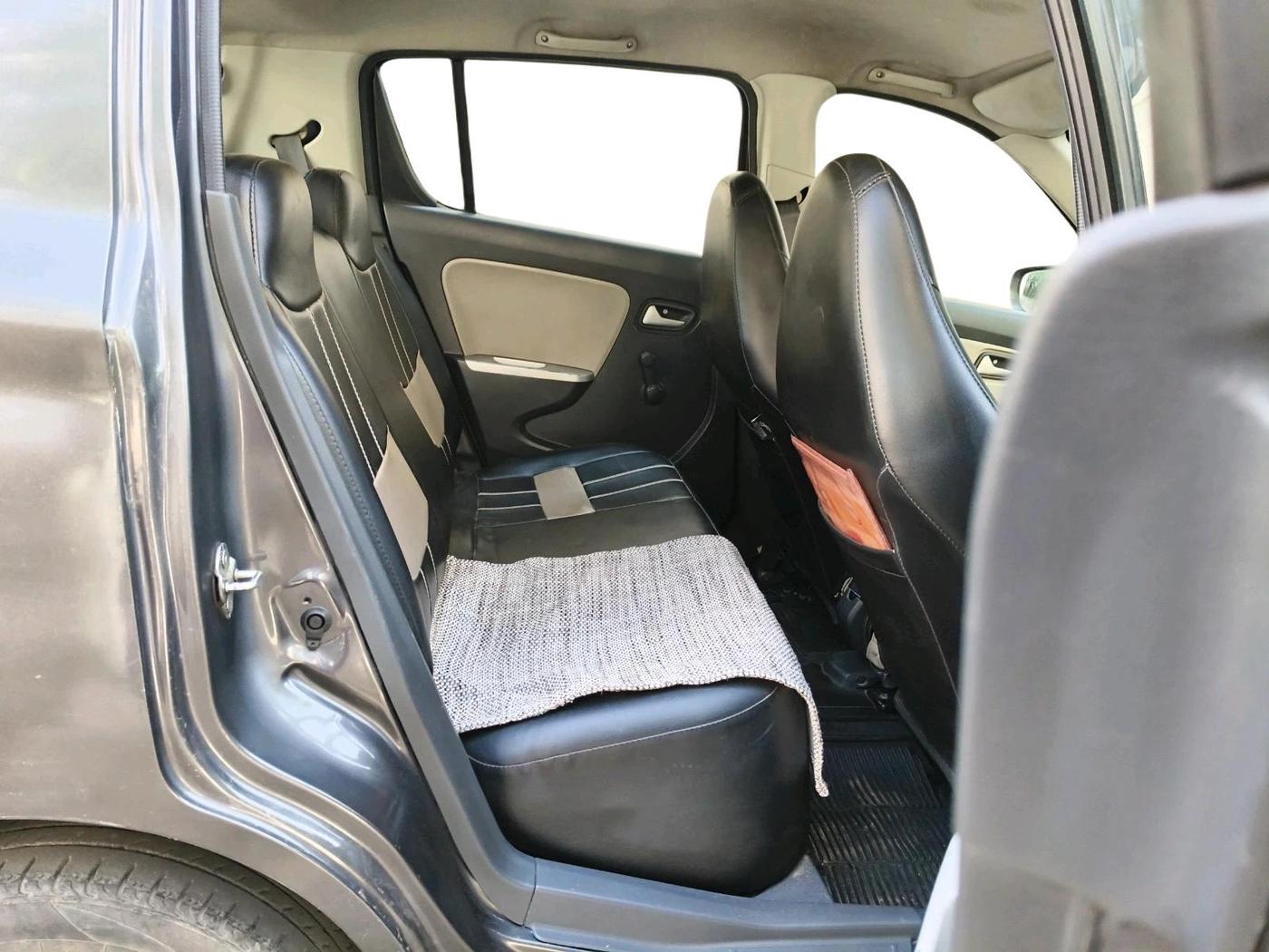 2014 Maruti Alto K10 VXI, CNG, Manual, 1,23,915 km, interior