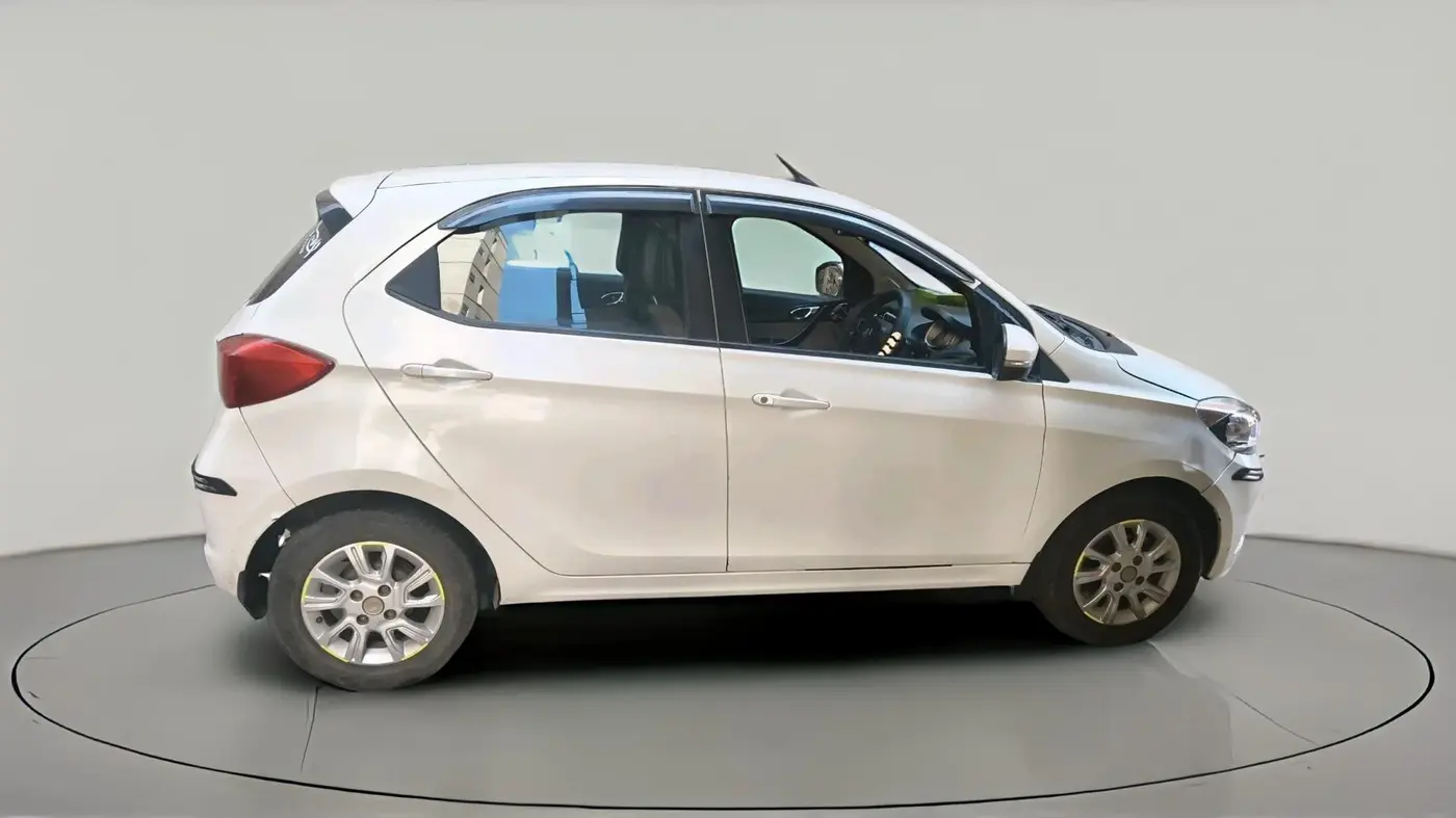2016 Tata Tiago XZ PETROL, Petrol, Manual, 1,60,368 km, exterior