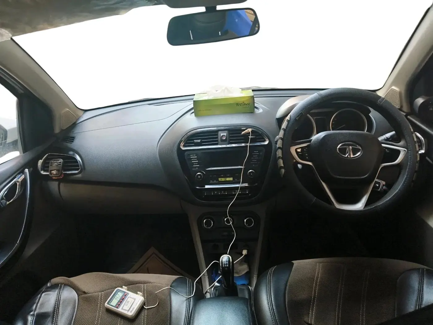 2016 Tata Tiago XZ PETROL, Petrol, Manual, 1,60,368 km, interior