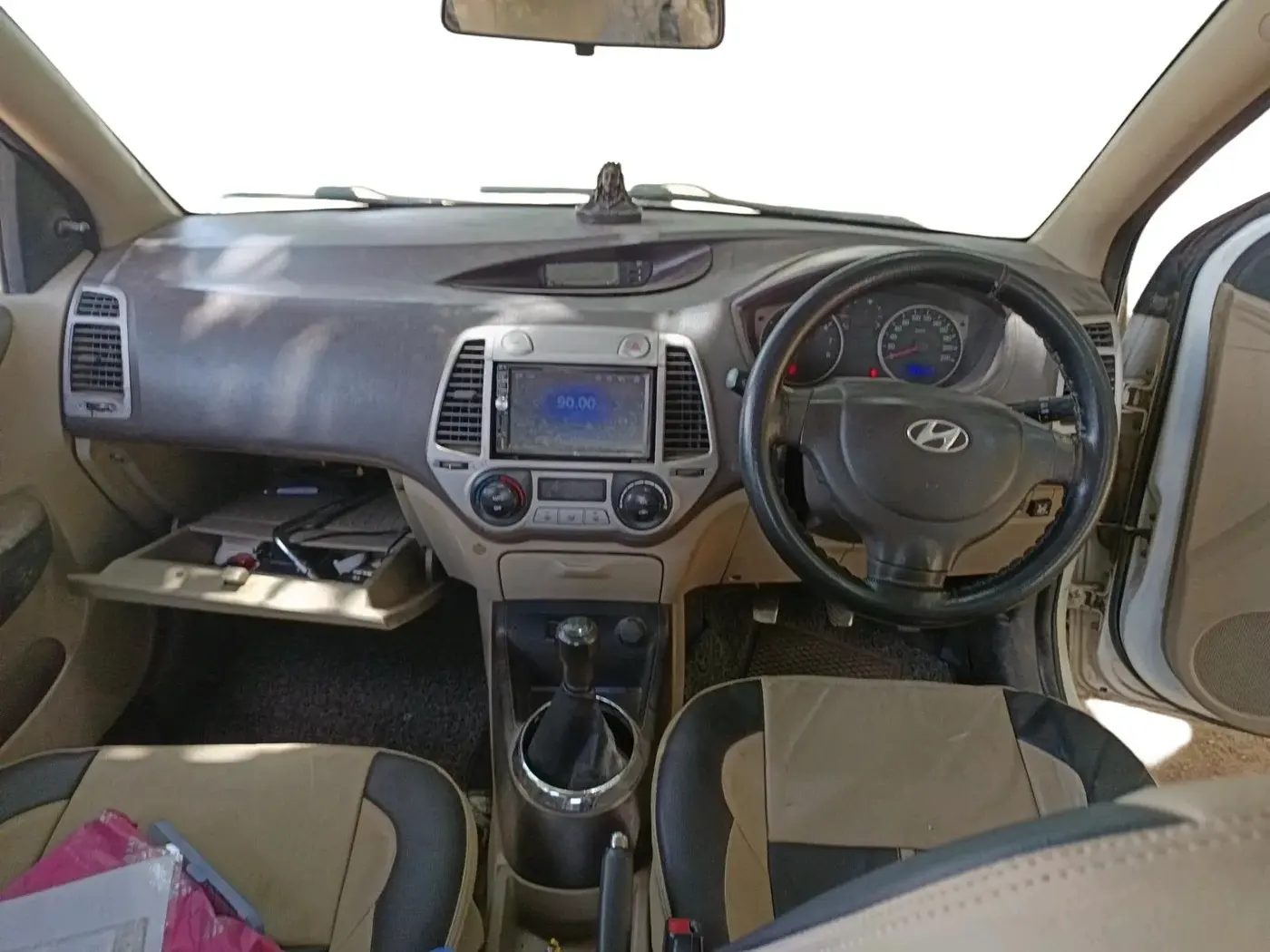 2010 Hyundai i20 MAGNA 1.2, CNG, Manual, 1,66,314 km, interior