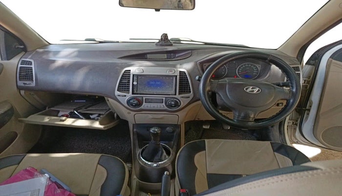 2010 Hyundai i20 MAGNA 1.2, CNG, Manual, 1,66,314 km, interior