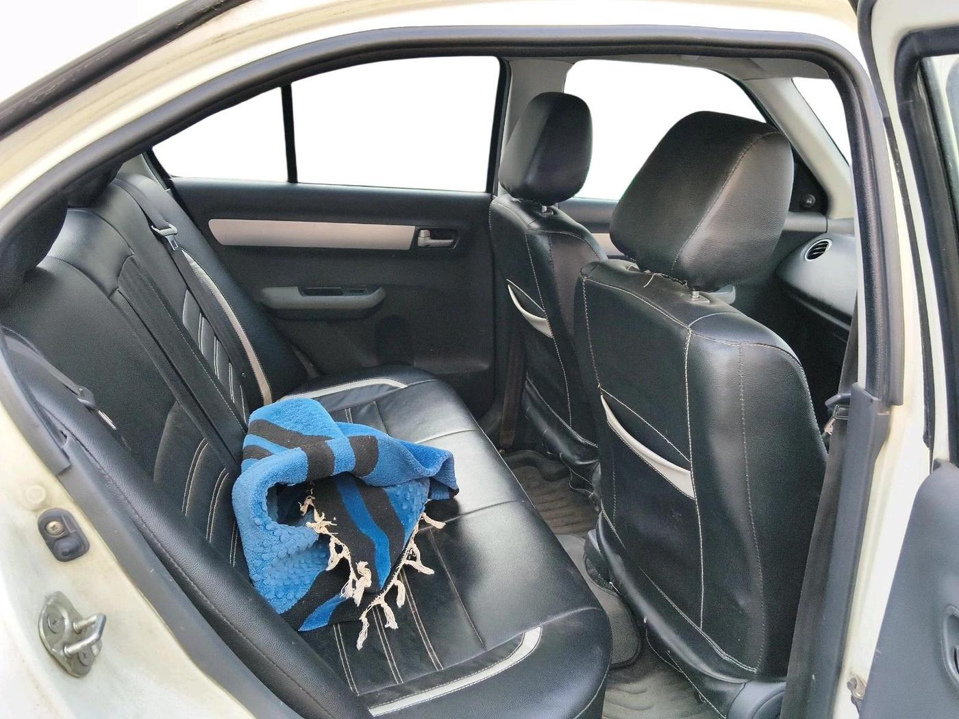2011 Maruti Swift Dzire VXI, CNG, Manual, 98,528 km, interior