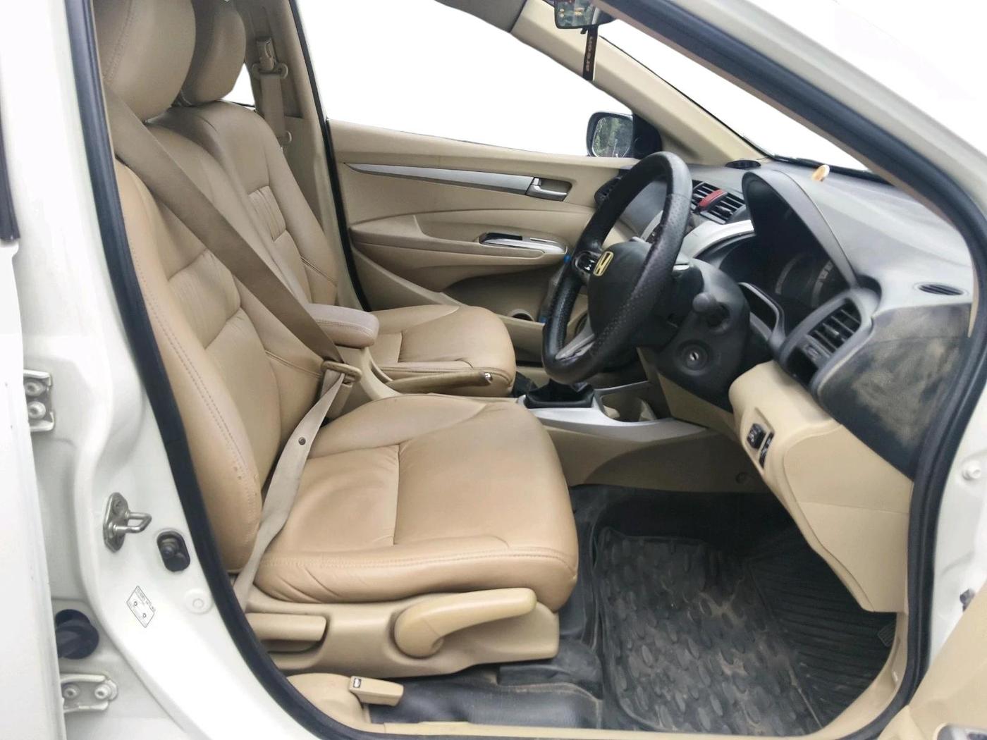 2011 Honda City 1.5L I-VTEC V MT, CNG, Manual, 85,956 km, interior