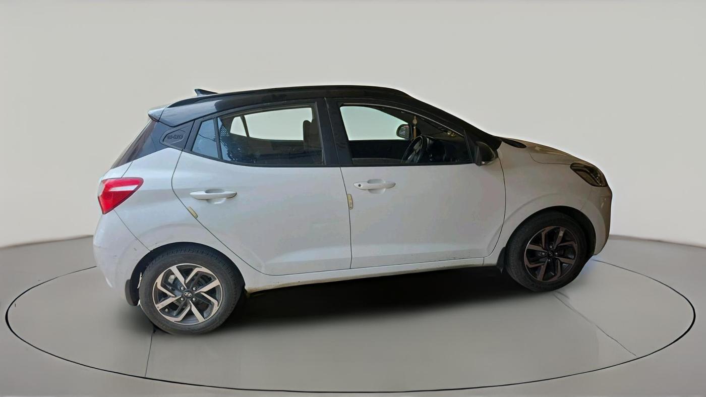 2022 Hyundai GRAND I10 NIOS SPORTZ 1.2 KAPPA VTVT DUAL TONE, Petrol, Manual, 33,255 km, exterior