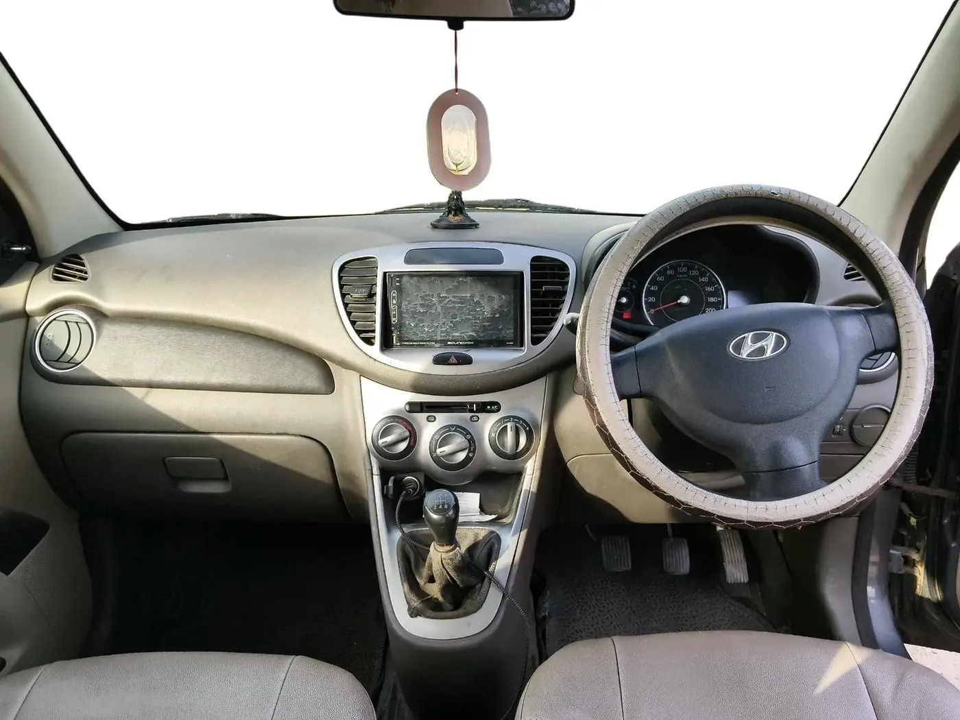 2015 Hyundai i10 MAGNA 1.1, Petrol, Manual, 81,108 km, interior
