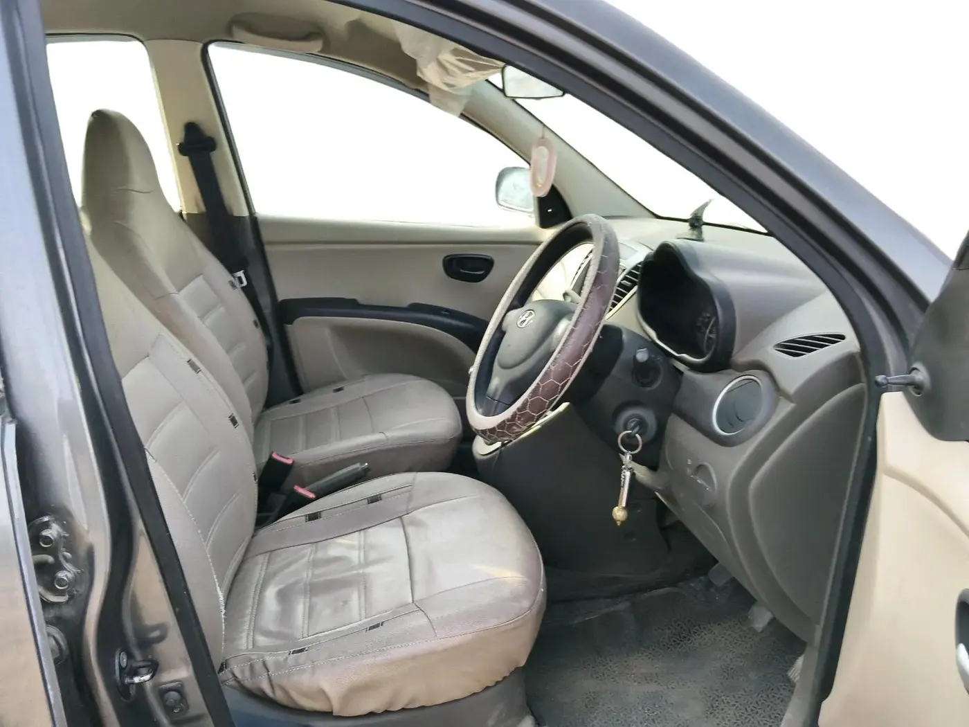 2015 Hyundai i10 MAGNA 1.1, Petrol, Manual, 81,108 km, interior