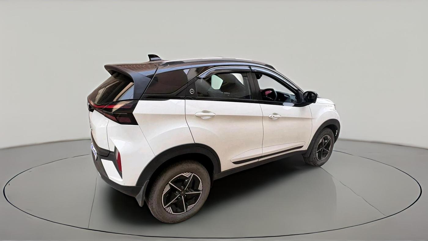 2023 Tata NEXON FEARLESS + SUNROOF DCA DUAL TONE 1.2 PETROL, Petrol, Automatic, 19,209 km, exterior