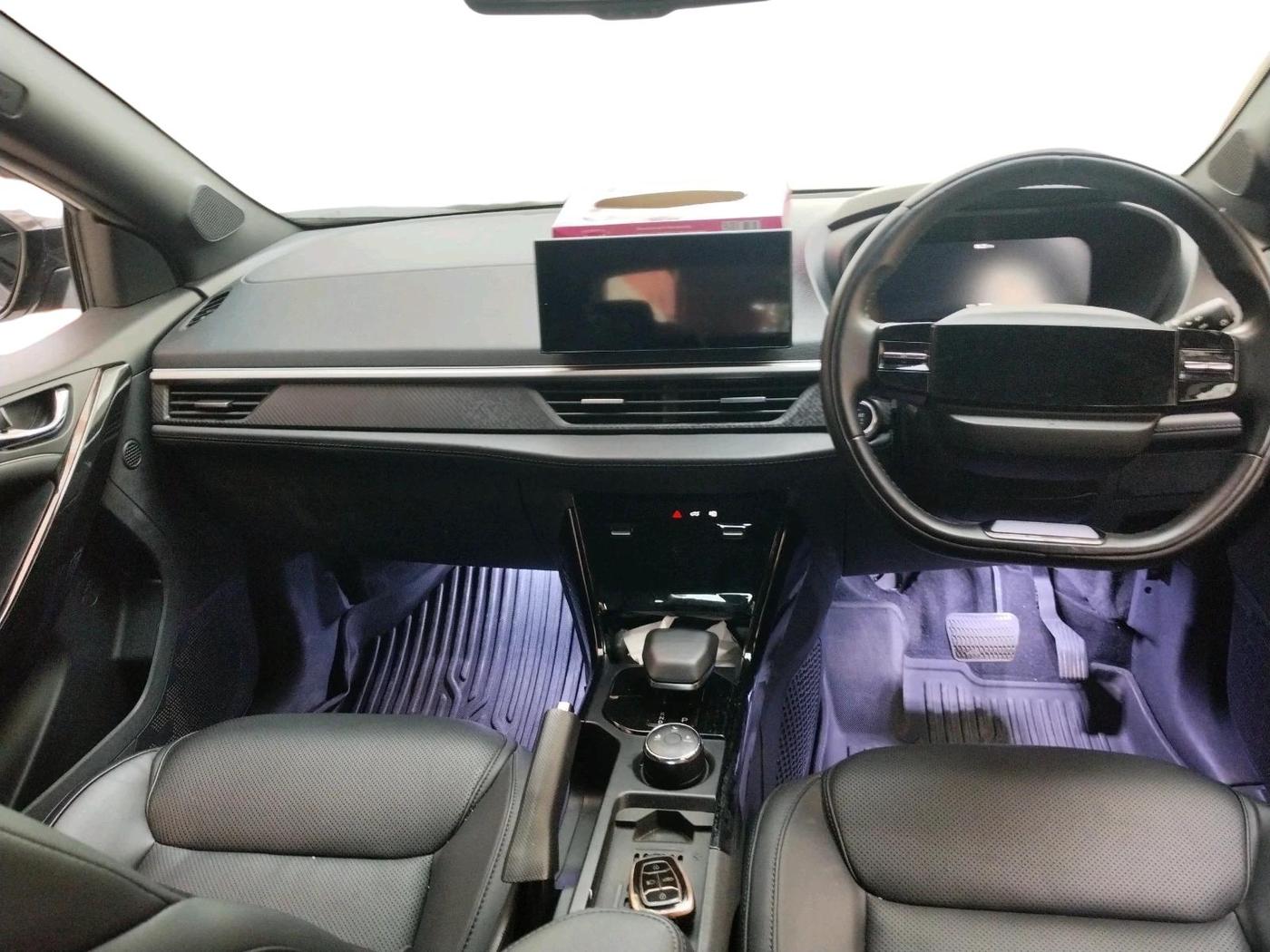 2023 Tata NEXON FEARLESS + SUNROOF DCA DUAL TONE 1.2 PETROL, Petrol, Automatic, 19,209 km, interior