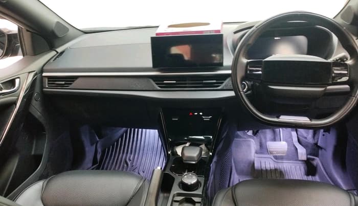 2023 Tata NEXON FEARLESS + SUNROOF DCA DUAL TONE 1.2 PETROL, Petrol, Automatic, 19,209 km, interior