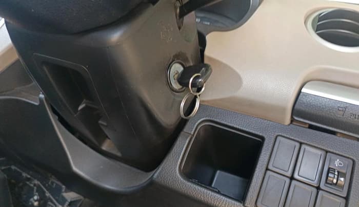 2014 Maruti Wagon R 1.0 LXI, Petrol, Manual, 85,640 km, interior