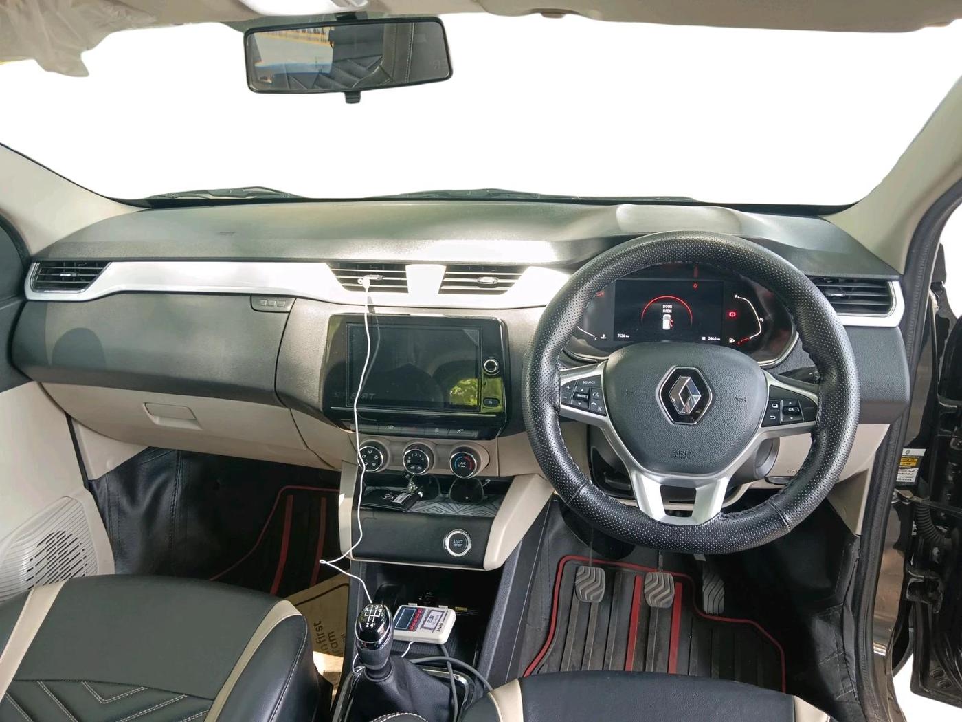 2024 Renault TRIBER RXZ, Petrol, Manual, 7,526 km, interior