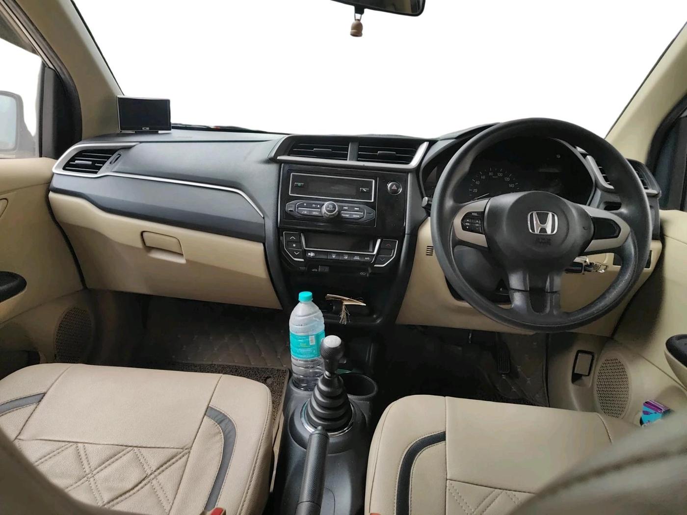 2017 Honda Amaze 1.5L I-DTEC S OPT, Diesel, Manual, 1,22,323 km, interior