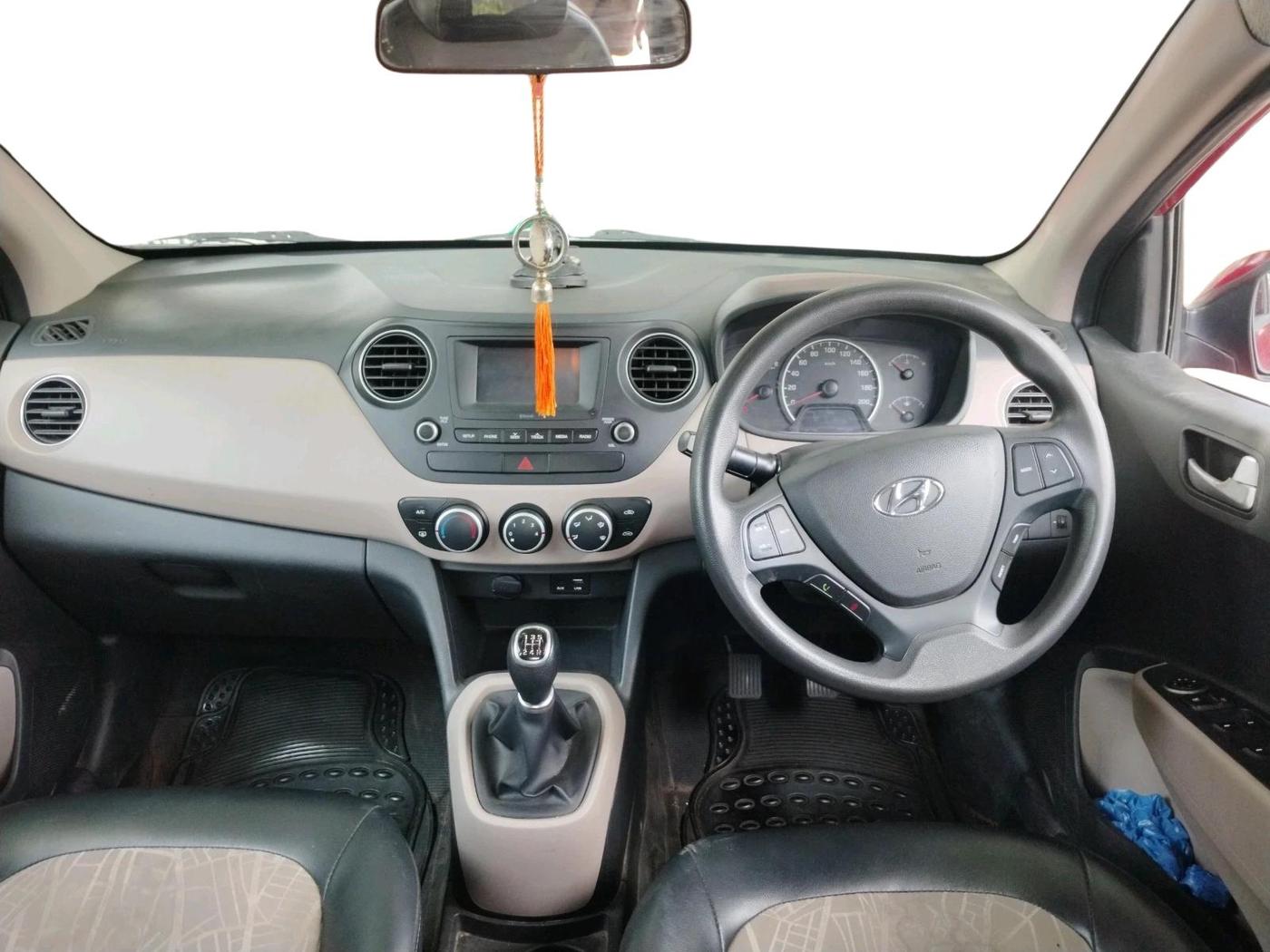 2017 Hyundai Grand i10 SPORTZ 1.2 KAPPA VTVT, Petrol, Manual, 32,825 km, interior