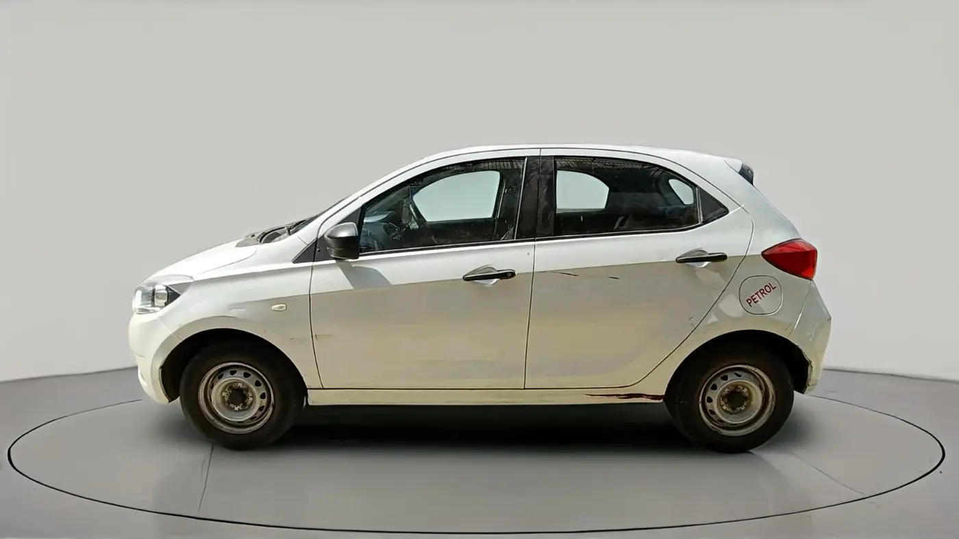 2016 Tata Tiago XE PETROL, Petrol, Manual, 13,353 km, exterior