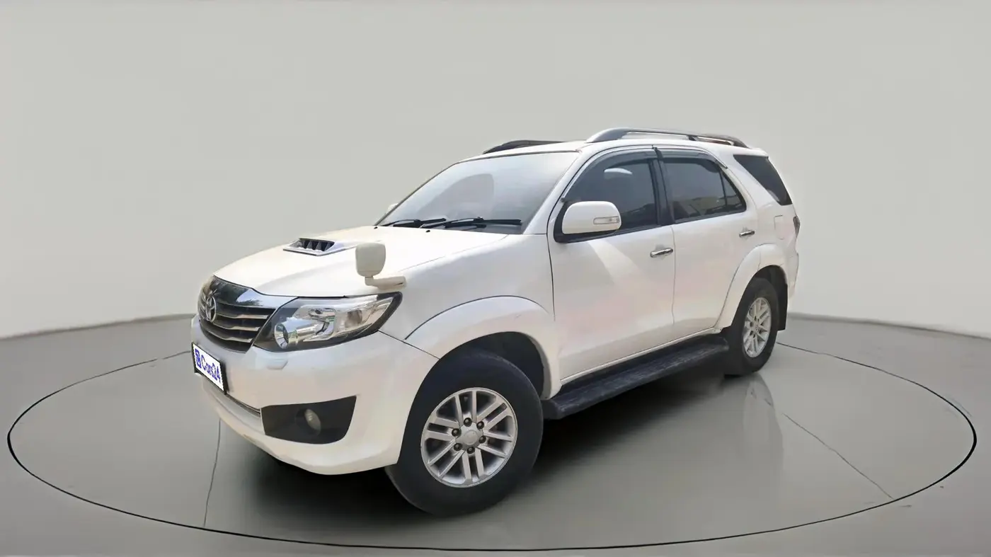 2012 Toyota Fortuner 3.0 4X4 MT, Diesel, Manual, 4,00,000 km, exterior