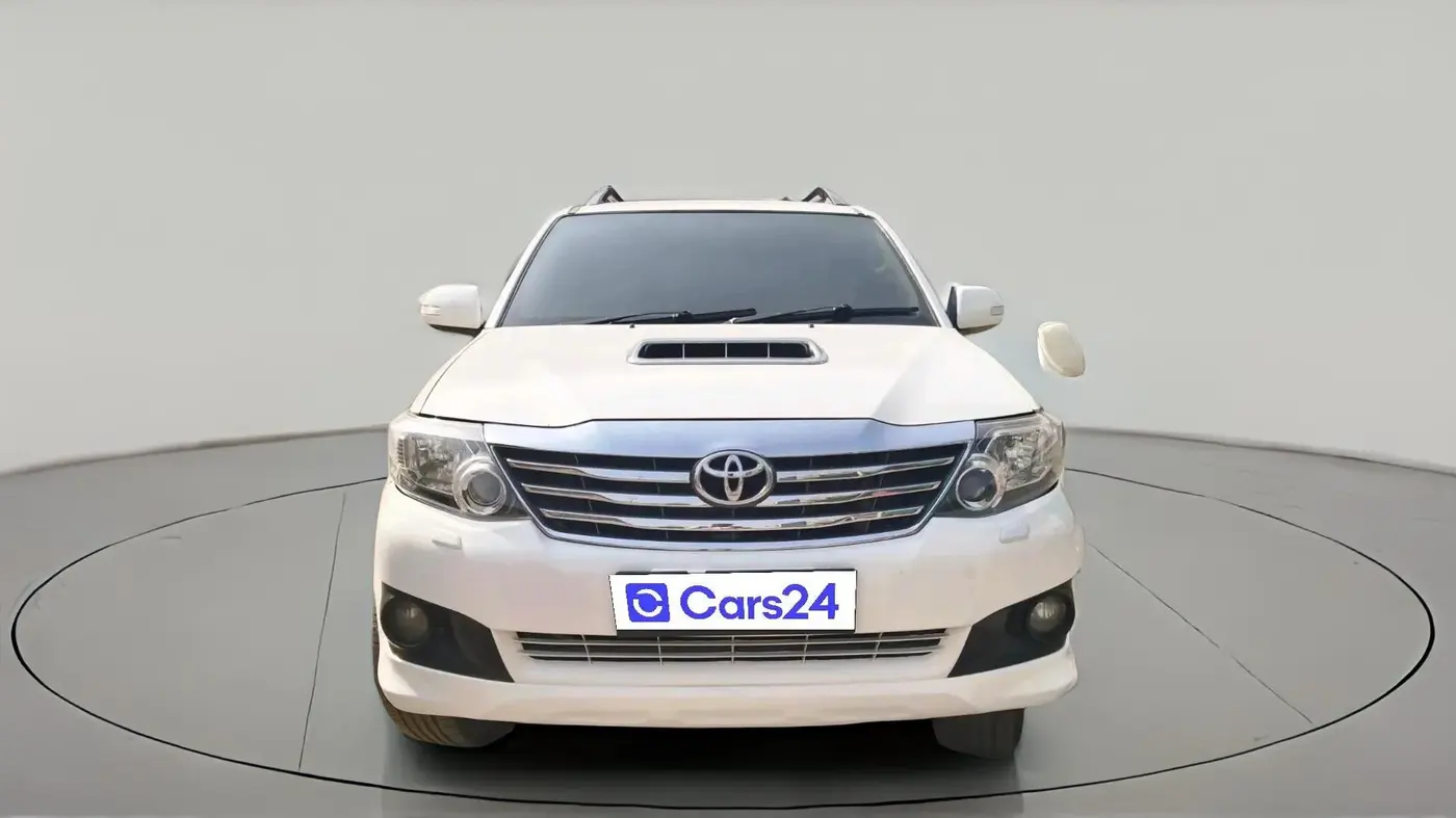 2012 Toyota Fortuner 3.0 4X4 MT, Diesel, Manual, 4,00,000 km, exterior