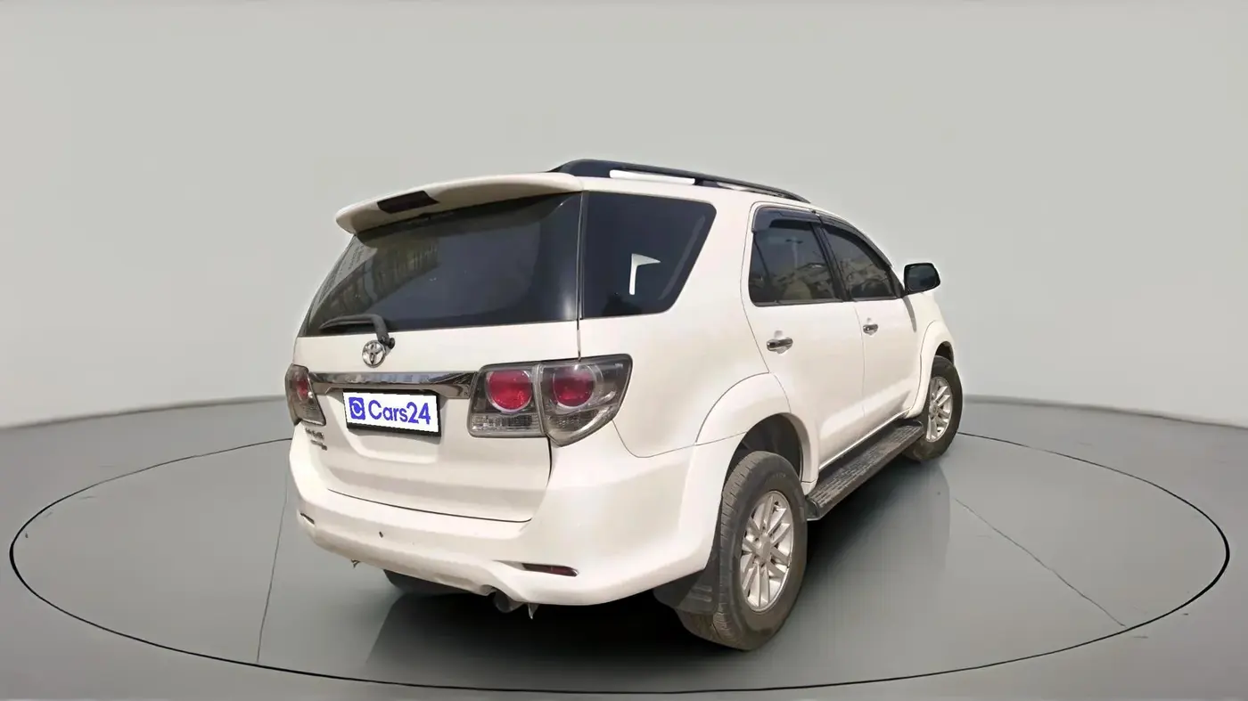 2012 Toyota Fortuner 3.0 4X4 MT, Diesel, Manual, 4,00,000 km, exterior