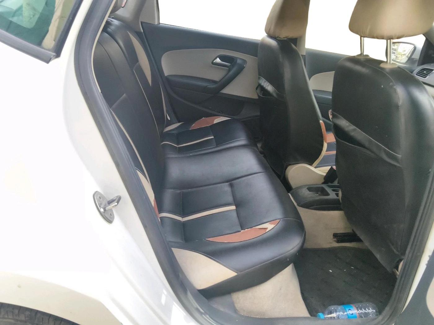 2012 Volkswagen Polo COMFORTLINE 1.2L PETROL, CNG, Manual, 1,42,046 km, interior