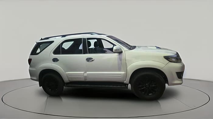 2012 Toyota Fortuner 3.0 4X4 MT, Diesel, Manual, 2,63,967 km, exterior