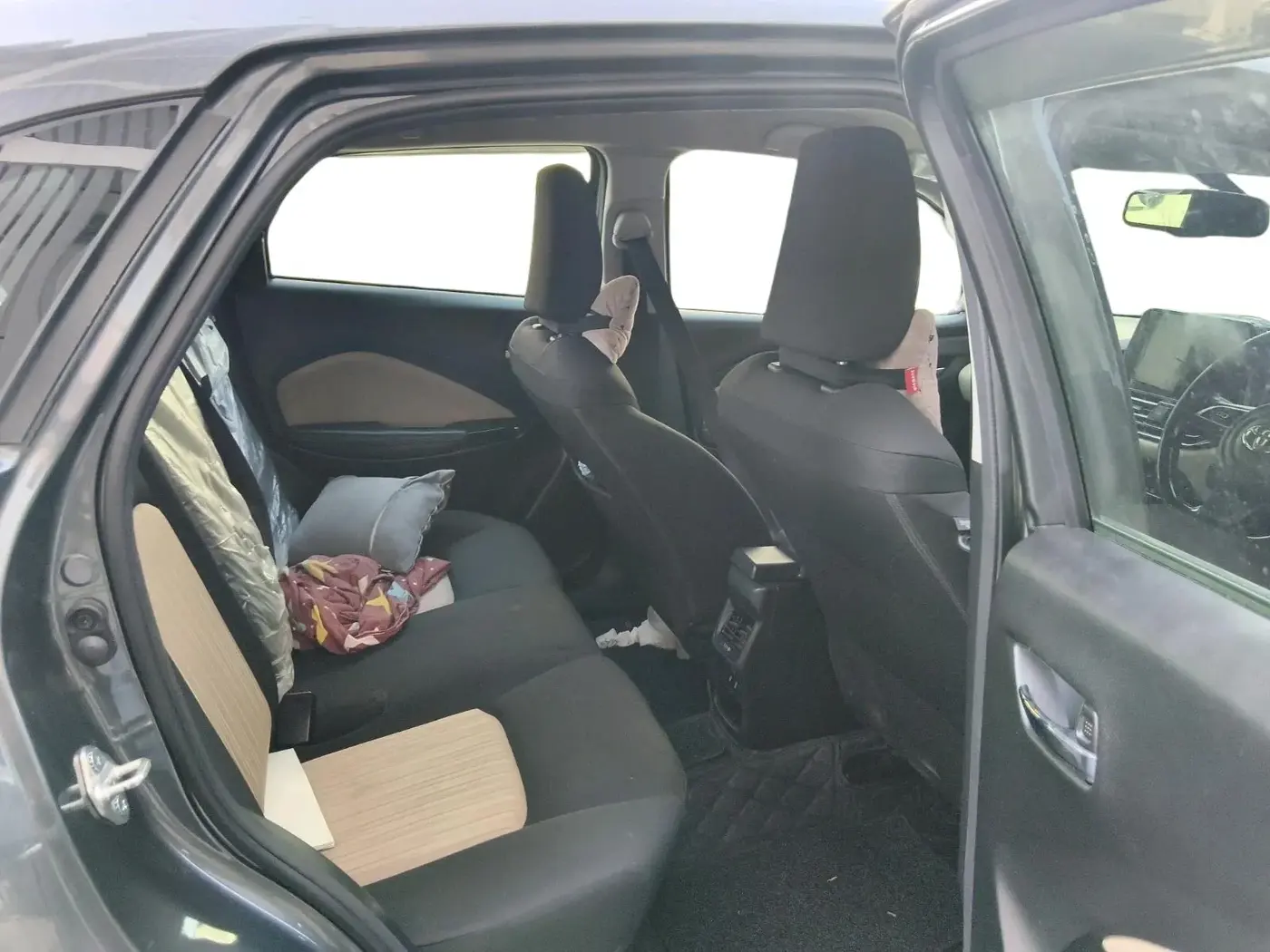 2022 Toyota Glanza V, Petrol, Manual, 23,944 km, interior