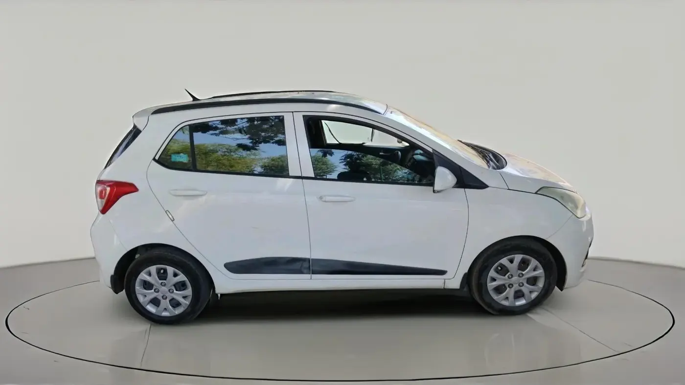 2016 Hyundai Grand i10 SPORTZ 1.2 KAPPA VTVT, Petrol, Manual, 3,30,000 km, exterior