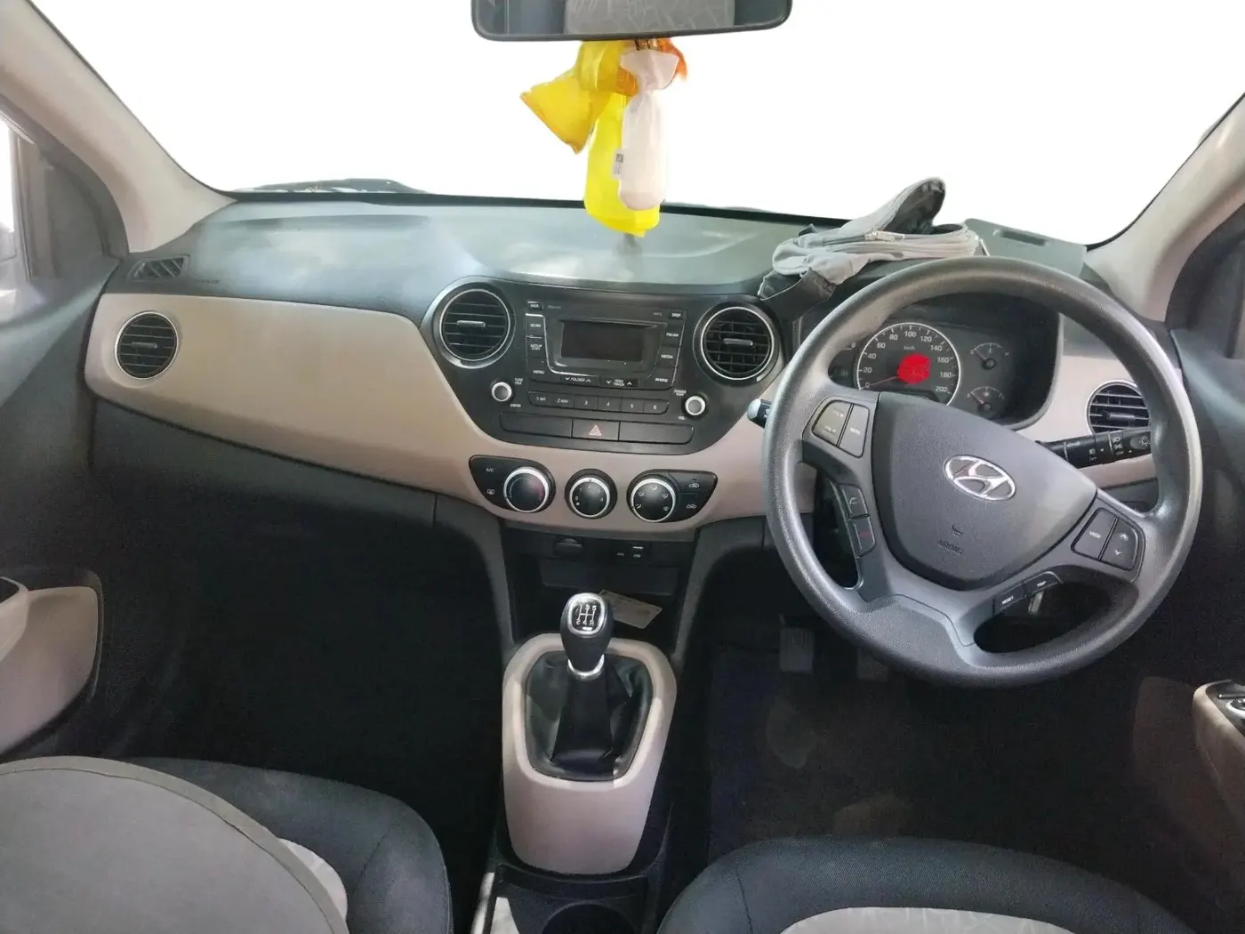 2016 Hyundai Grand i10 SPORTZ 1.2 KAPPA VTVT, Petrol, Manual, 3,30,000 km, interior