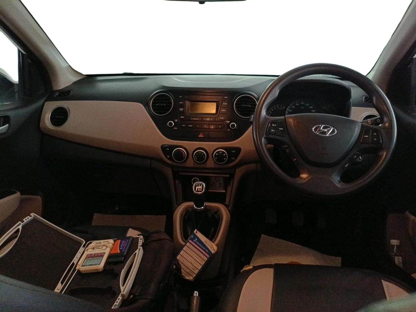 2017 Hyundai Xcent S 1.2, Petrol, Manual, 1,48,903 km, interior
