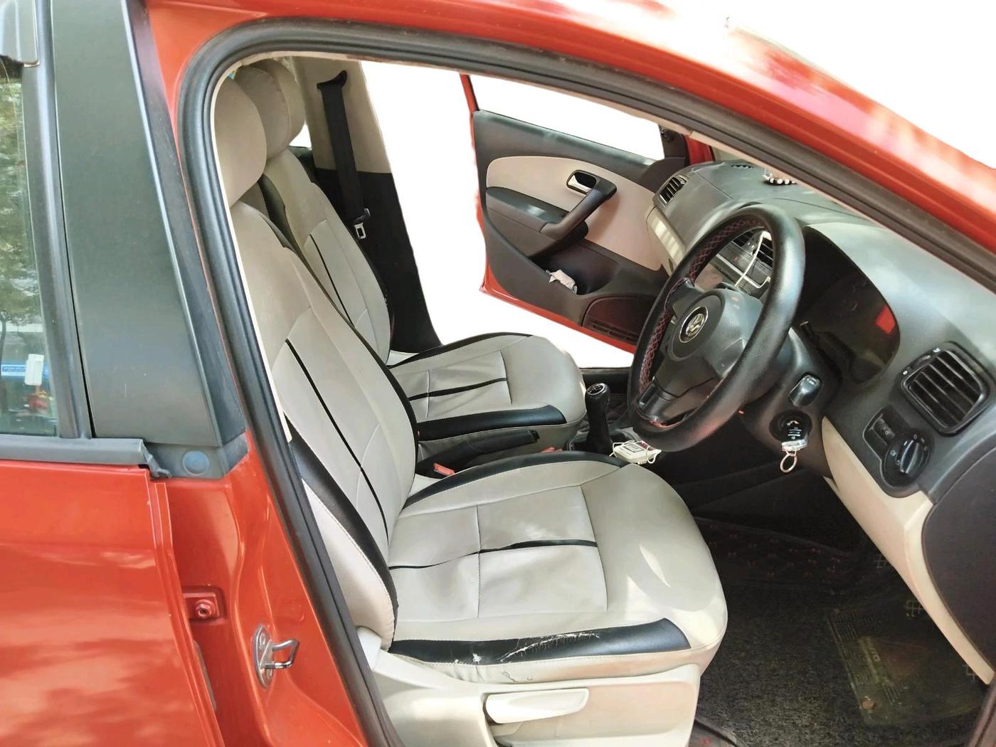 2011 Volkswagen Polo COMFORTLINE 1.2L PETROL, Petrol, Manual, 1,13,964 km, interior
