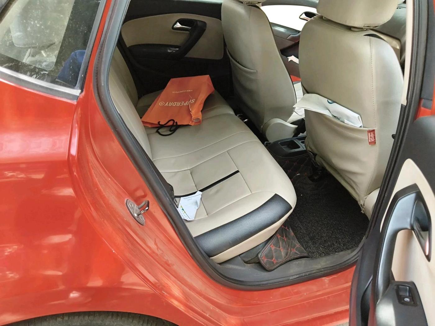 2011 Volkswagen Polo COMFORTLINE 1.2L PETROL, Petrol, Manual, 1,13,964 km, interior
