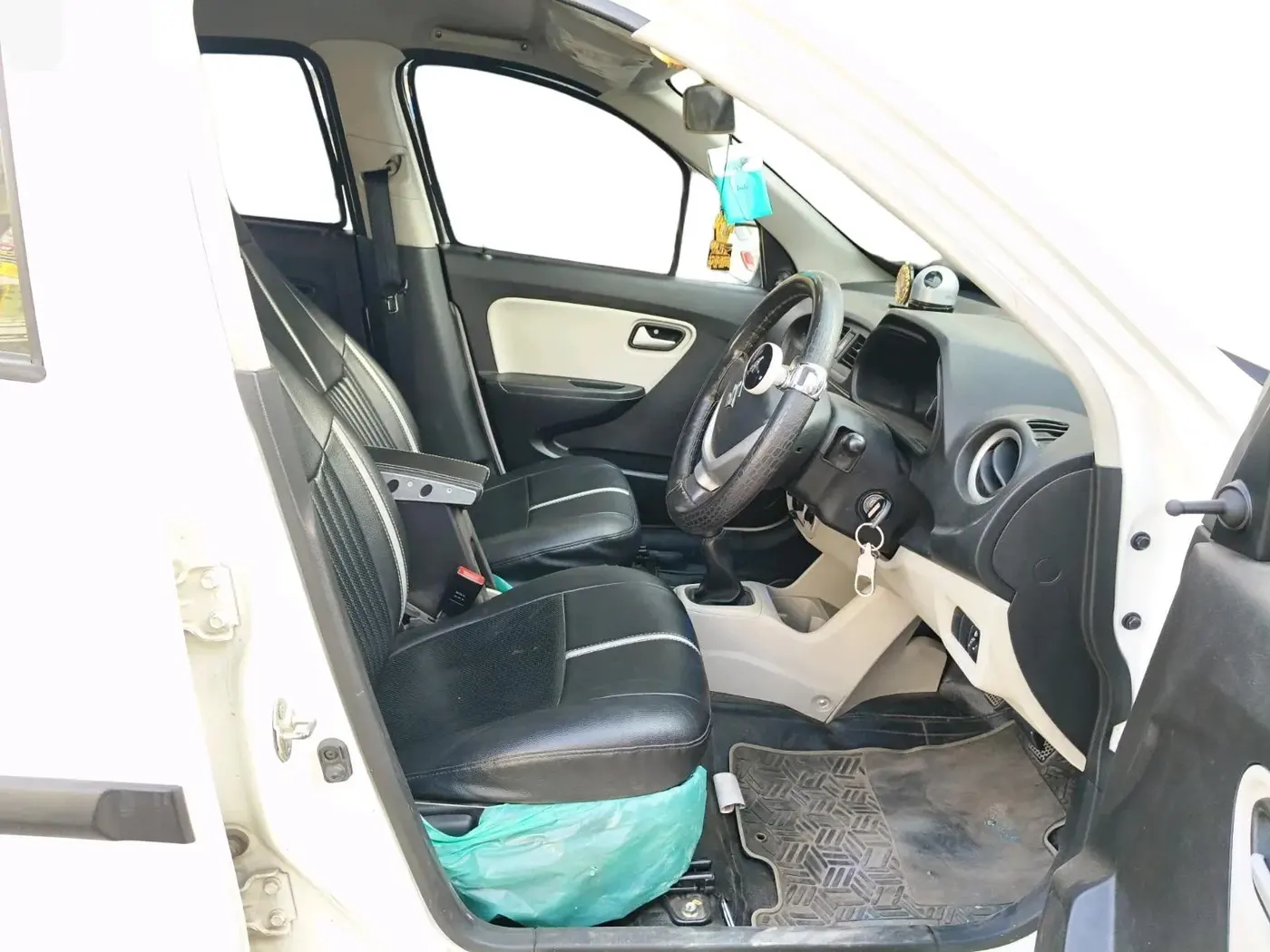 2021 Maruti Alto VXI, Petrol, Manual, 24,800 km, interior