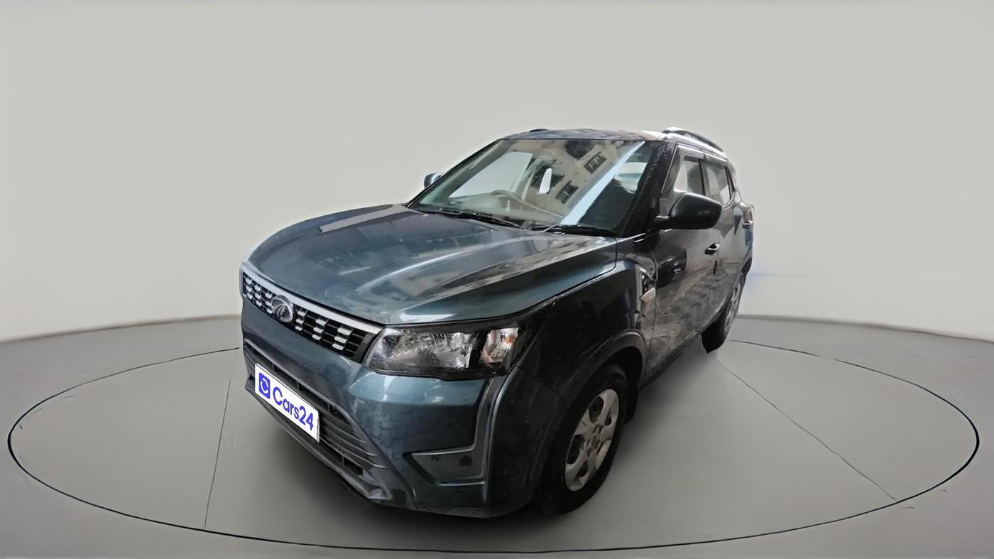 2021 Mahindra XUV300 W6 1.2 PETROL AMT, Petrol, Automatic, 14,717 km, exterior